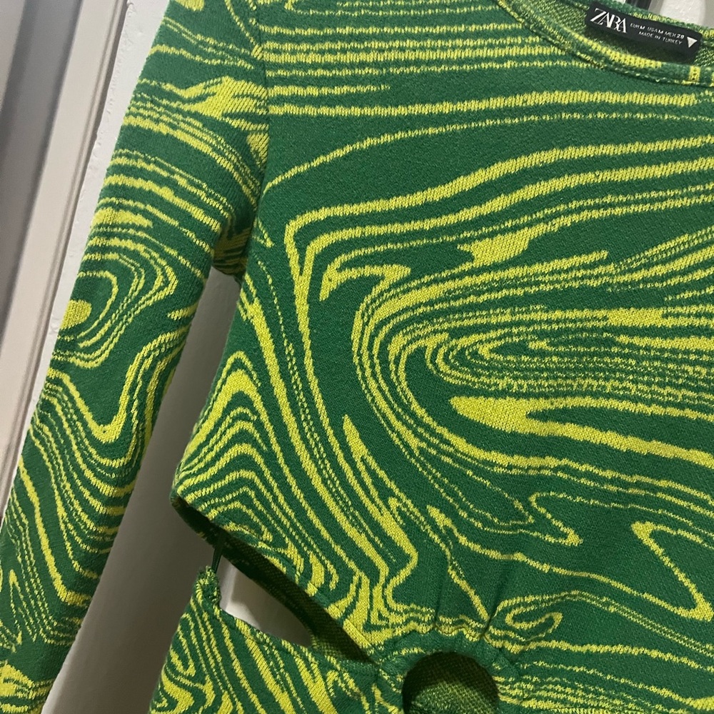 ZARA Long sleeve cut out detail body com dress